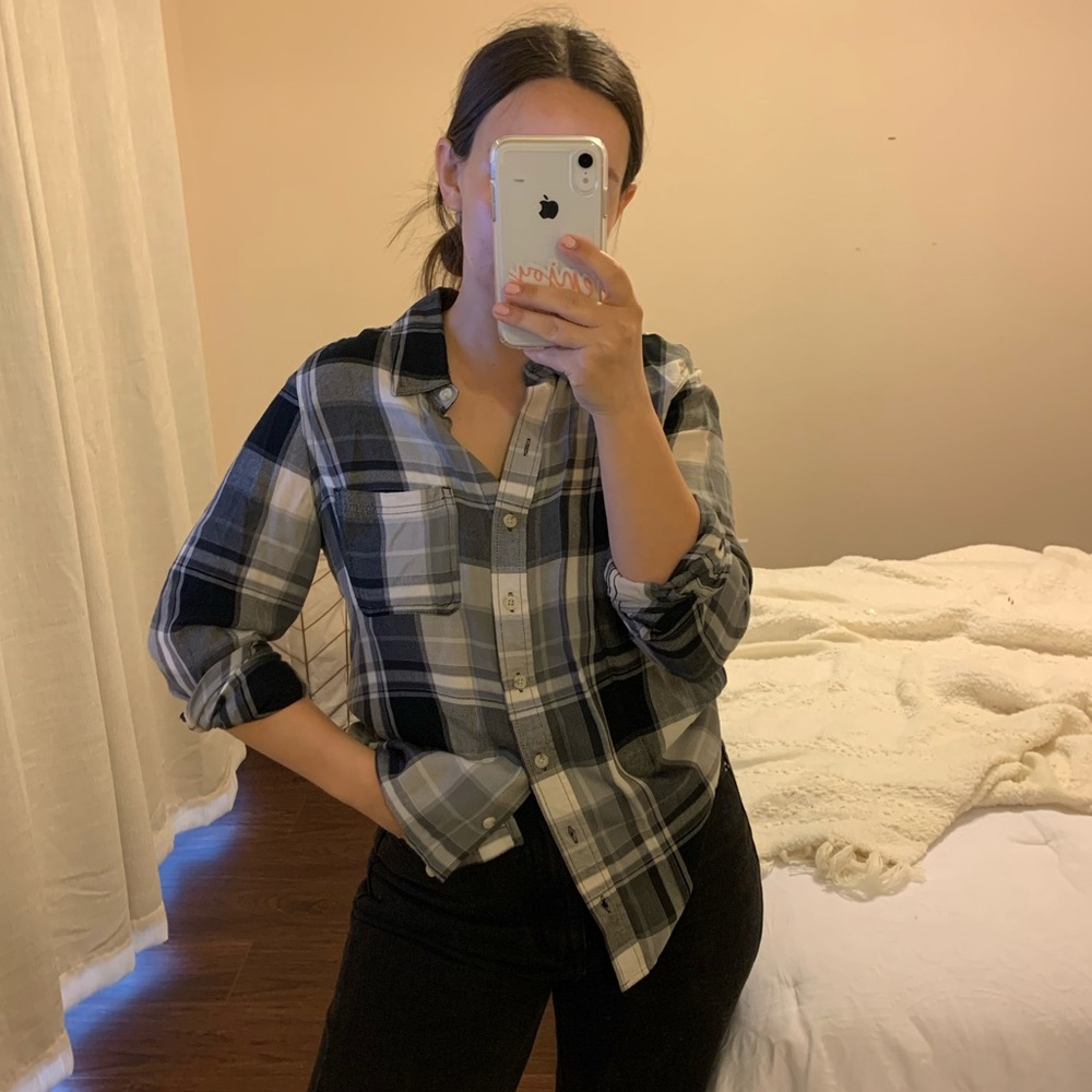 Button Up Top - Picture 5 of 6